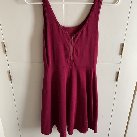 Maroon dress - Picture 3 of 4
